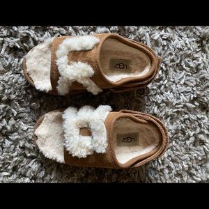 Girls Ugg slides. Size 10
